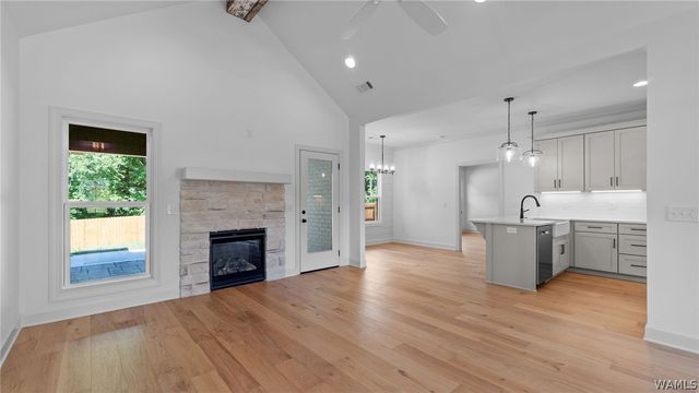 13966 Glenview, Northport, AL 35475