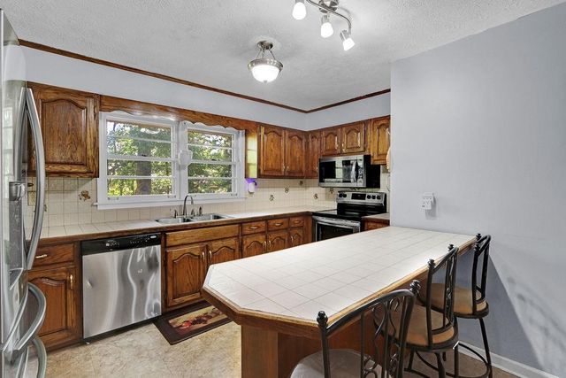 2906 Castle Drive, Lawrenceville, GA 30044