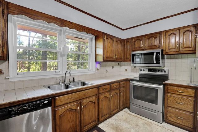 2906 Castle Drive, Lawrenceville, GA 30044