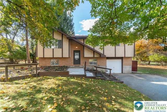 1226 Stones Crossing Road, Palmer Twp, PA 18045