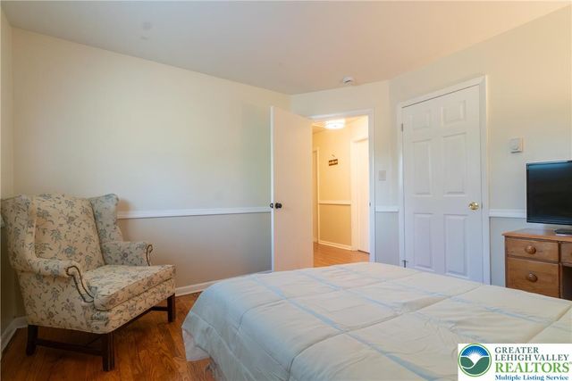 1226 Stones Crossing Road, Palmer Twp, PA 18045