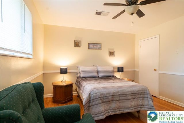 1226 Stones Crossing Road, Palmer Twp, PA 18045