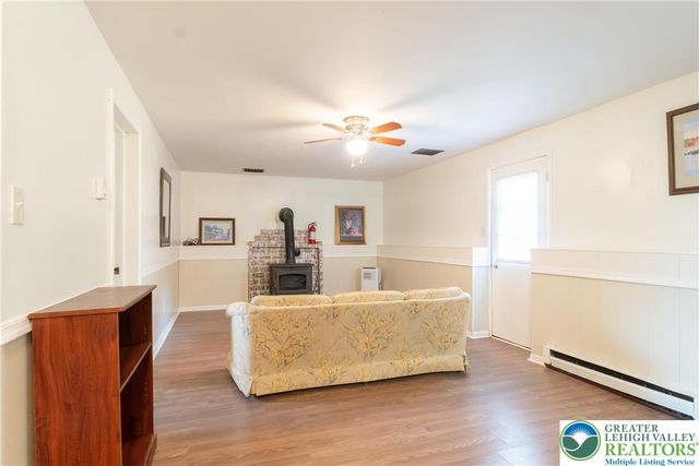 1226 Stones Crossing Road, Palmer Twp, PA 18045