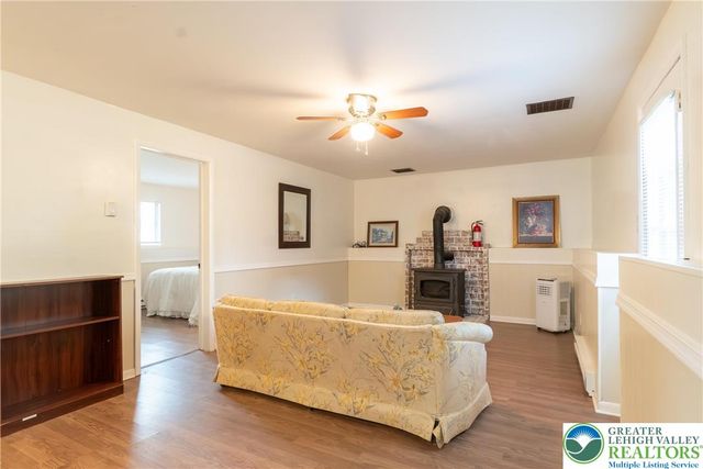 1226 Stones Crossing Road, Palmer Twp, PA 18045