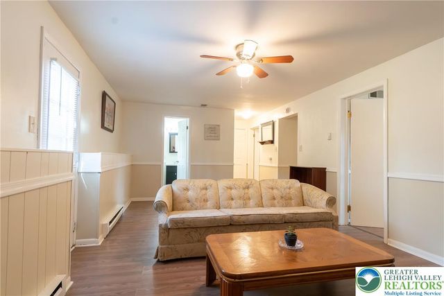 1226 Stones Crossing Road, Palmer Twp, PA 18045