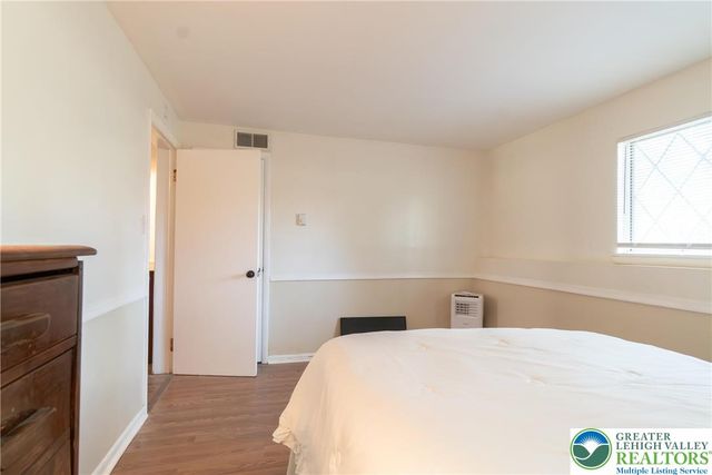 1226 Stones Crossing Road, Palmer Twp, PA 18045