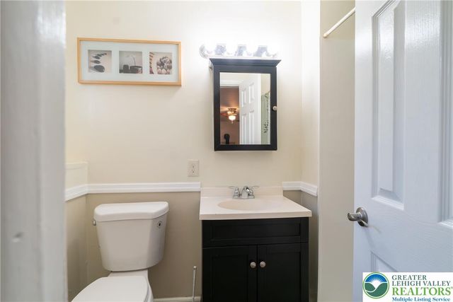 1226 Stones Crossing Road, Palmer Twp, PA 18045