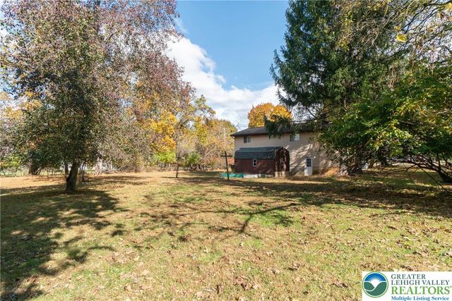 1226 Stones Crossing Road, Palmer Twp, PA 18045