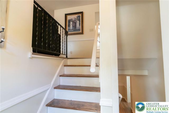 1226 Stones Crossing Road, Palmer Twp, PA 18045