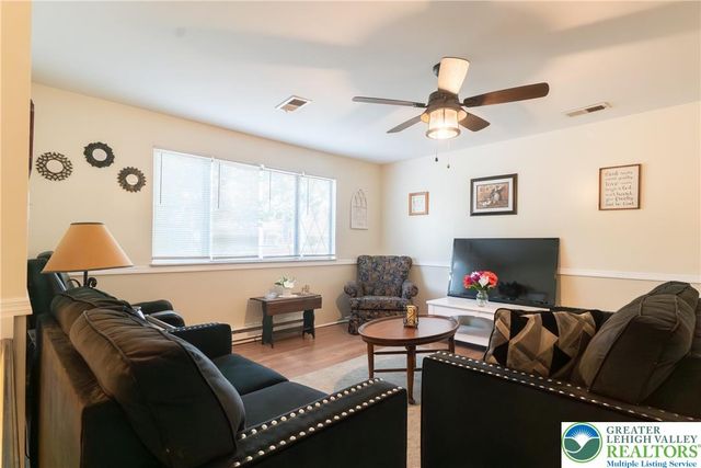 1226 Stones Crossing Road, Palmer Twp, PA 18045