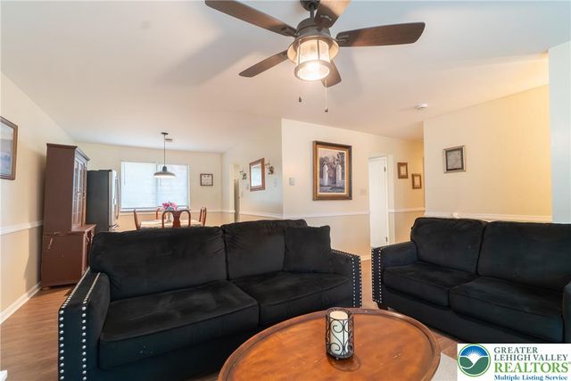 1226 Stones Crossing Road, Palmer Twp, PA 18045