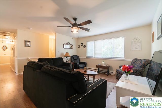 1226 Stones Crossing Road, Palmer Twp, PA 18045