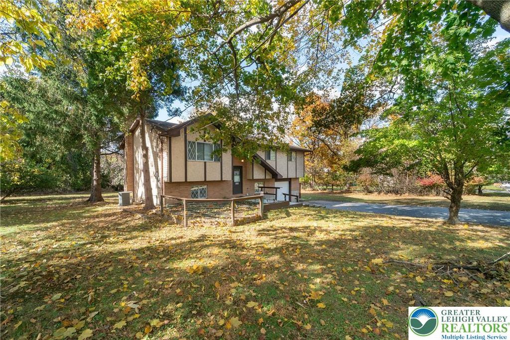 1226 Stones Crossing Road, Palmer Twp, PA 18045