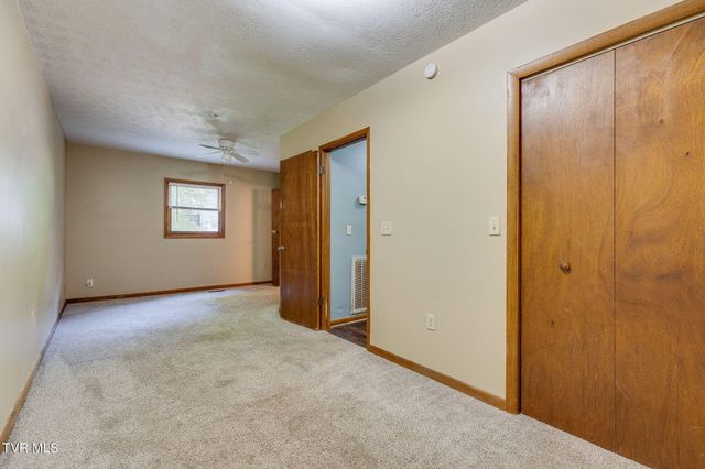 2024 Queensbury Court, Kingsport, TN 37660
