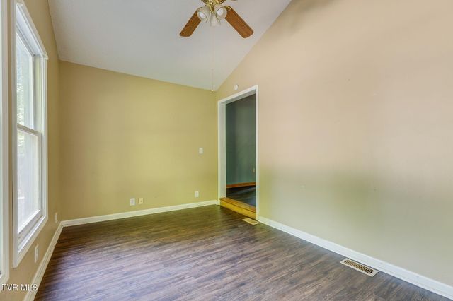 2024 Queensbury Court, Kingsport, TN 37660