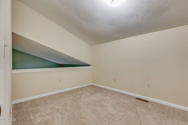 2024 Queensbury Court, Kingsport, TN 37660