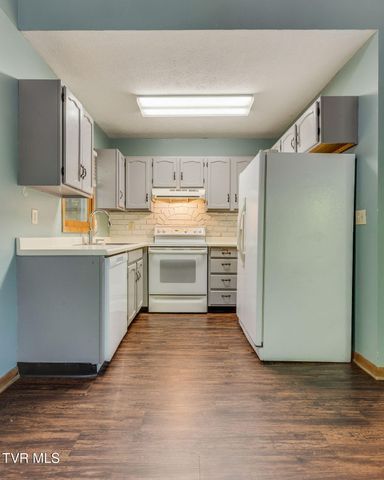 2024 Queensbury Court, Kingsport, TN 37660