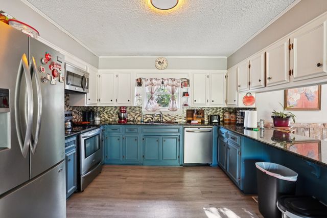 7559 Scottsville Rd, Lafayette, TN 37083