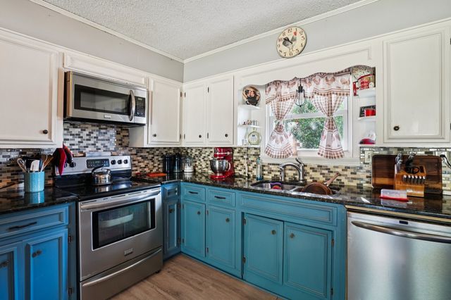 7559 Scottsville Rd, Lafayette, TN 37083