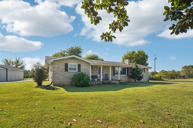 7559 Scottsville Rd, Lafayette, TN 37083