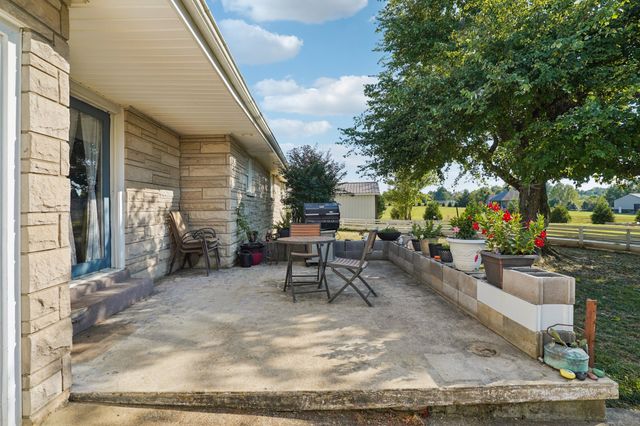 7559 Scottsville Rd, Lafayette, TN 37083