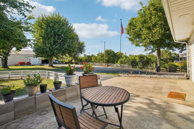 7559 Scottsville Rd, Lafayette, TN 37083