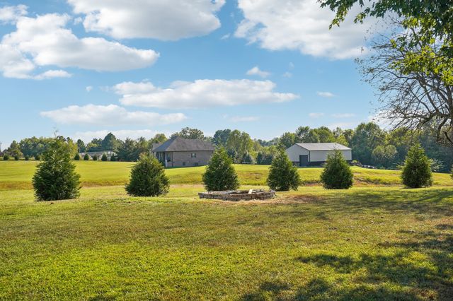 7559 Scottsville Rd, Lafayette, TN 37083