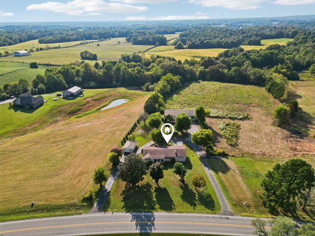 7559 Scottsville Rd, Lafayette, TN 37083