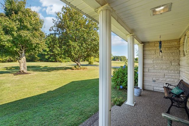 7559 Scottsville Rd, Lafayette, TN 37083