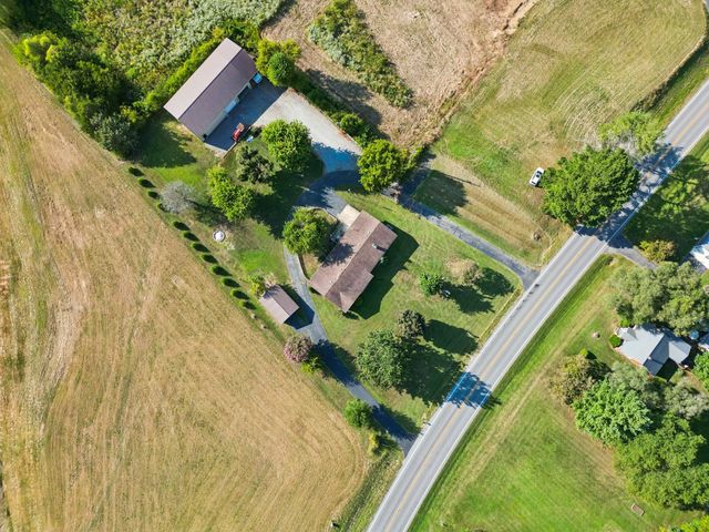 7559 Scottsville Rd, Lafayette, TN 37083