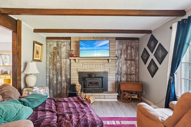 7559 Scottsville Rd, Lafayette, TN 37083