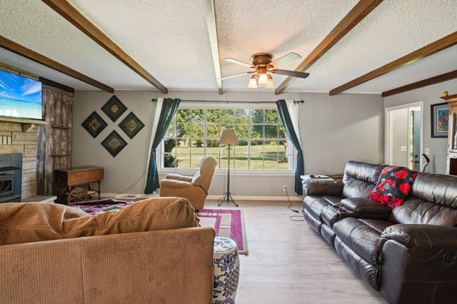 7559 Scottsville Rd, Lafayette, TN 37083