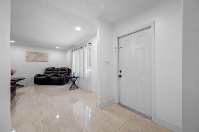 2814 W POWHATAN AVENUE, Tampa, FL 33614