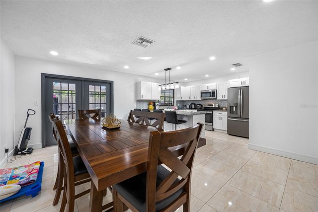 2814 W POWHATAN AVENUE, Tampa, FL 33614