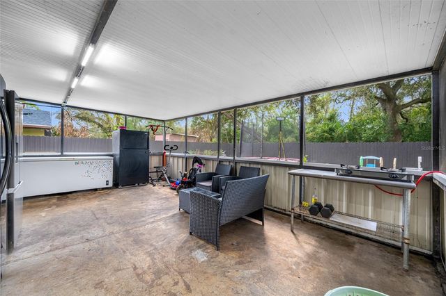 2814 W POWHATAN AVENUE, Tampa, FL 33614