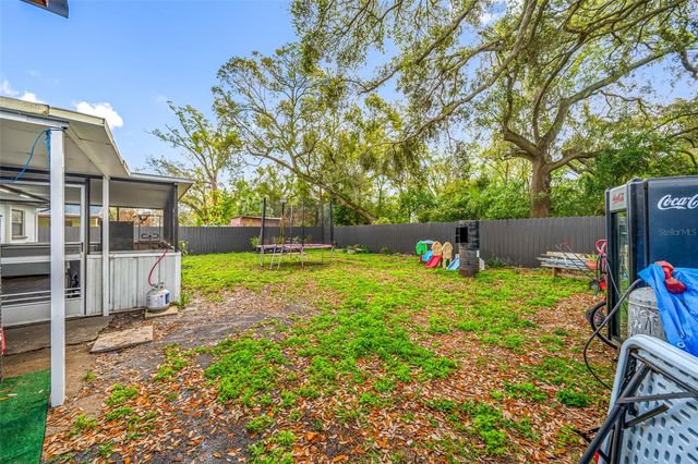 2814 W POWHATAN AVENUE, Tampa, FL 33614