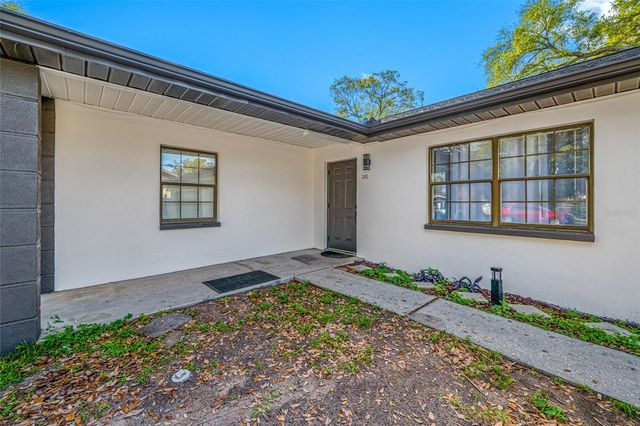 2814 W POWHATAN AVENUE, Tampa, FL 33614