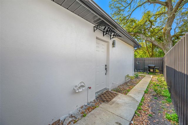 2814 W POWHATAN AVENUE, Tampa, FL 33614