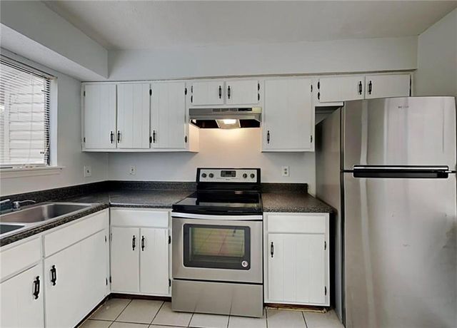 8577 Parkside Drive, Jonesboro, GA 30238