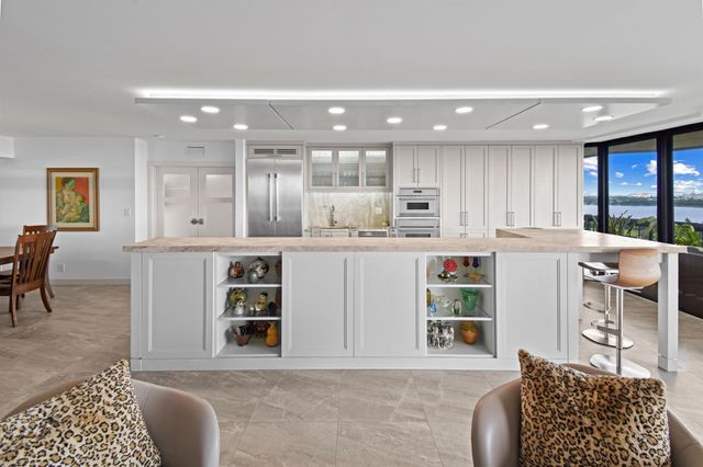 1900 Consulate Place 1902, West Palm Beach, FL 33401