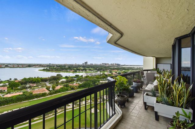 1900 Consulate Place 1902, West Palm Beach, FL 33401