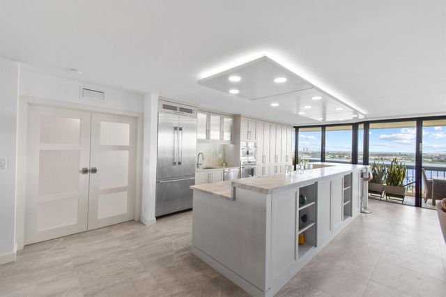 1900 Consulate Place 1902, West Palm Beach, FL 33401