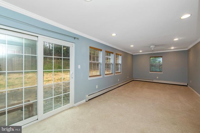 204 GREENBRIAR LN, Havertown, PA 19083