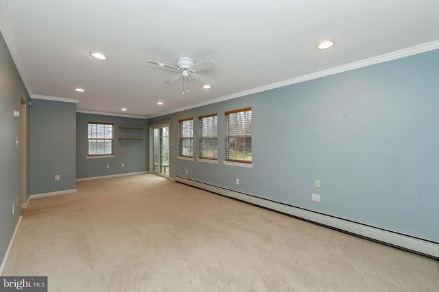 204 GREENBRIAR LN, Havertown, PA 19083