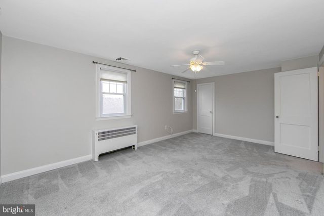 204 GREENBRIAR LN, Havertown, PA 19083