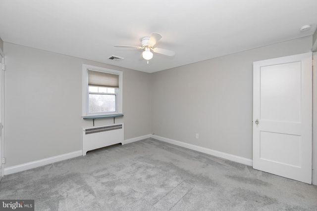 204 GREENBRIAR LN, Havertown, PA 19083