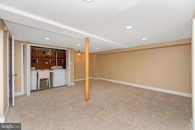 204 GREENBRIAR LN, Havertown, PA 19083