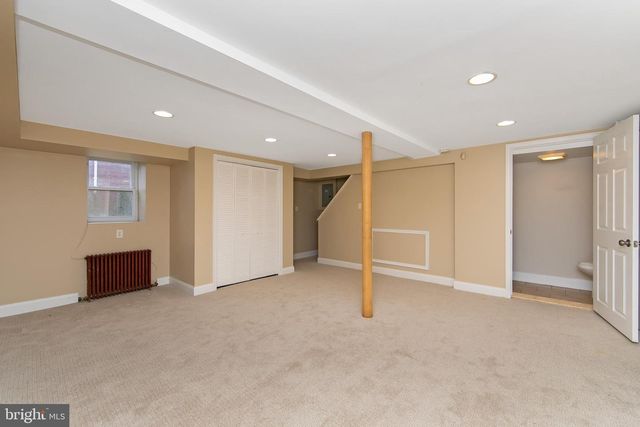 204 GREENBRIAR LN, Havertown, PA 19083