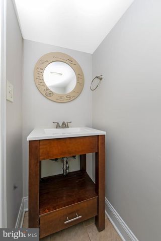 204 GREENBRIAR LN, Havertown, PA 19083