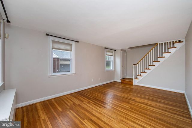 204 GREENBRIAR LN, Havertown, PA 19083